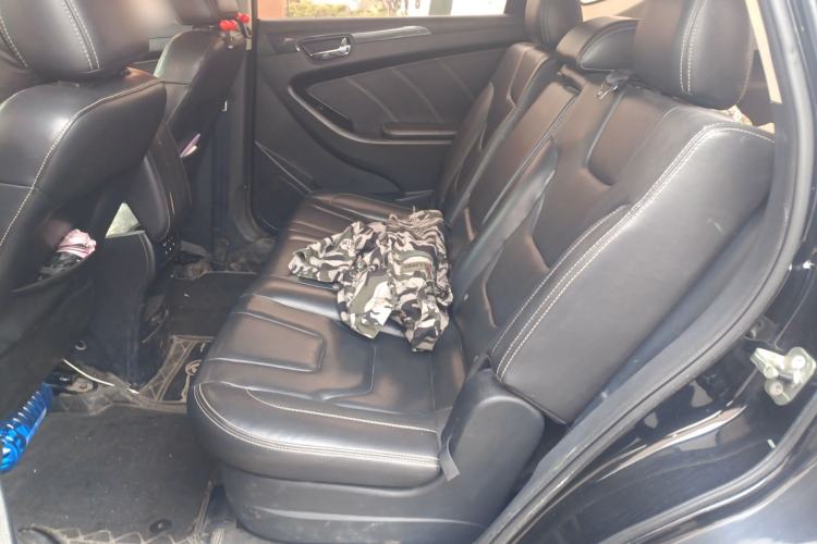 Used Dongfeng Fengon 580 2016 1.5T Manual Luxury Edition Left Rear Seat