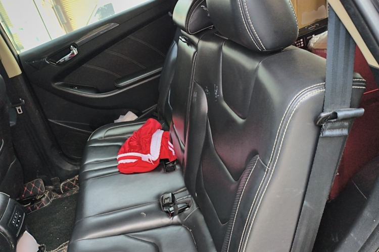 Used Dongfeng Fengon 580 2016 1.5T Manual Luxury Edition Left Rear Seat