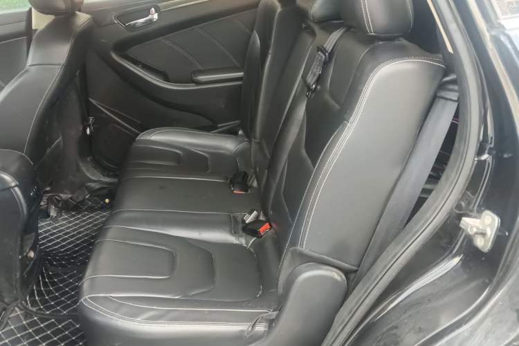 Used Dongfeng Fengon 580 2016 Revised Version 1.5T CVT Luxury Edition Left Rear Seat