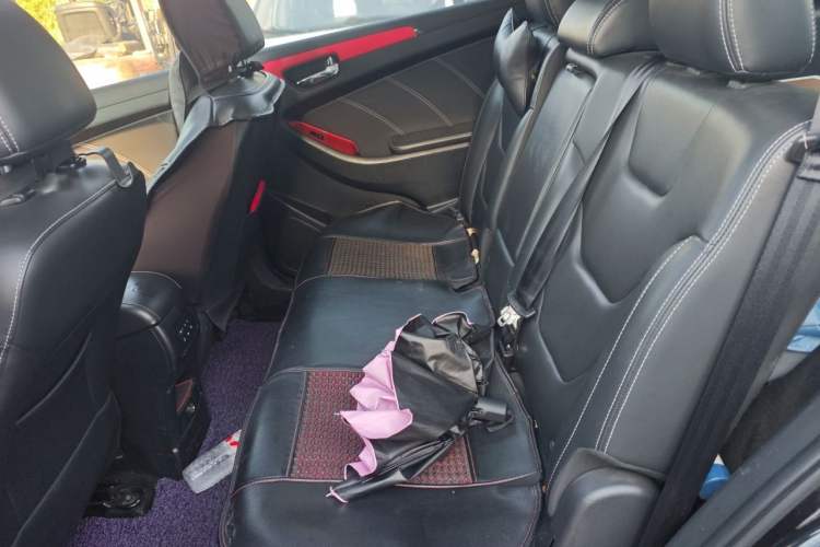 Used Dongfeng Fengon 580 2016 1.5T Manual Luxury Edition Left Rear Seat