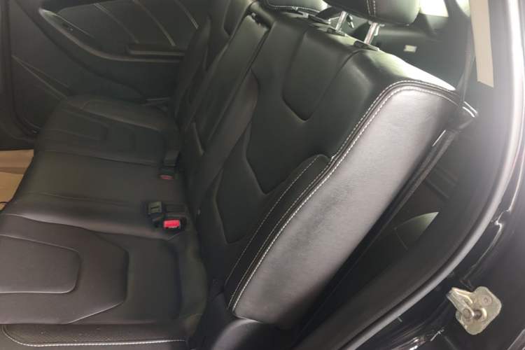 Used Dongfeng Fengon 580 2016 Revised Version 1.5T CVT Comfort Edition Left Rear Seat