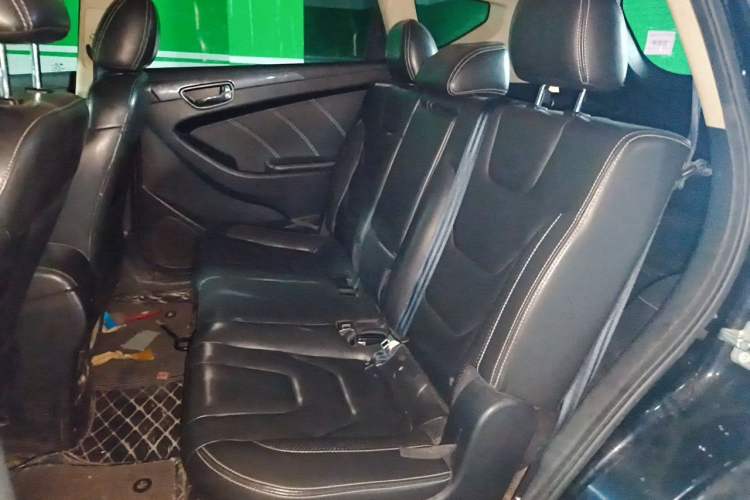 Used Dongfeng Fengon 580 2016 1.5T Manual Luxury Edition Left Rear Seat