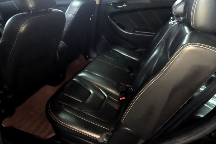 Used Dongfeng Fengon 580 2016 Revised Version 1.5T CVT Luxury Edition Left Rear Seat