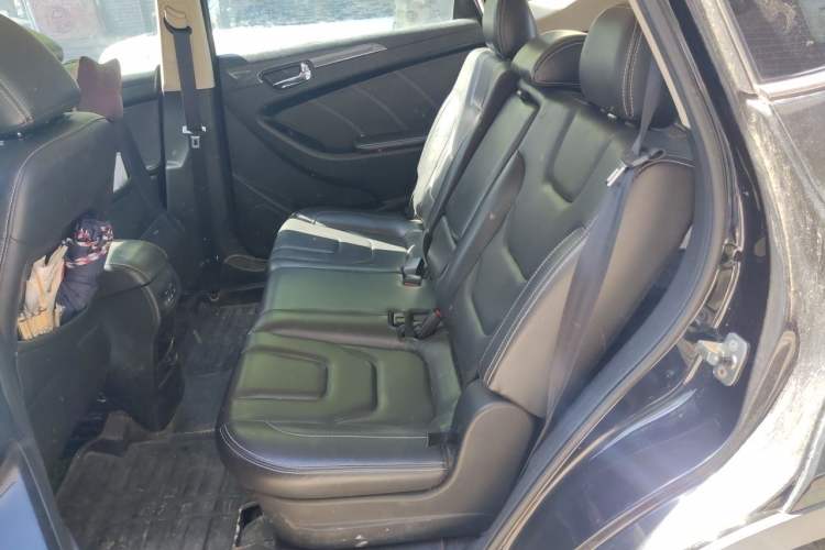 Used Dongfeng Fengon 580 2016 1.5T Manual Luxury Edition Left Rear Seat