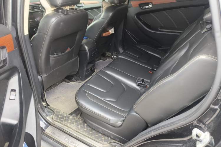 Used Dongfeng Fengon 580 2016 1.5T Manual Luxury Edition Left Rear Seat