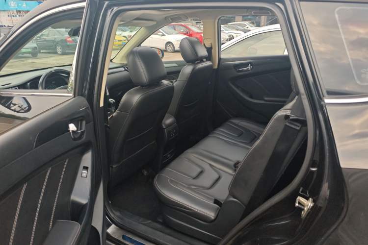 Used Dongfeng Fengon 580 2016 1.5T Manual Luxury Edition Left Rear Seat