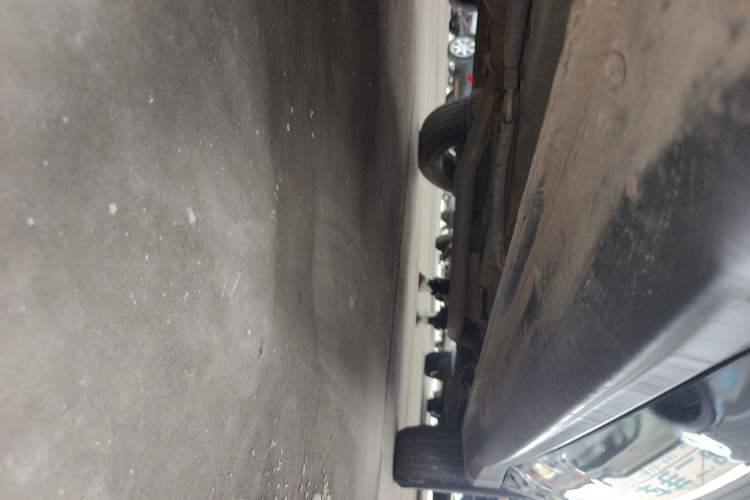 Used Dongfeng Fengon 580 2016 Revised Version 1.5T CVT Luxury Edition Left Side Sill