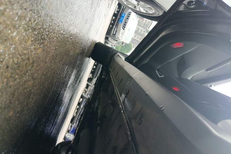 Used Dongfeng Fengon 580 2016 Revised Version 1.5T CVT Luxury Edition Left Side Sill
