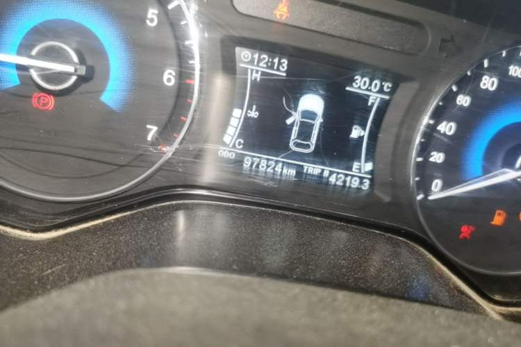 Used Dongfeng Fengon 580 2016 1.5T Manual Luxury Edition Odometer Close Up