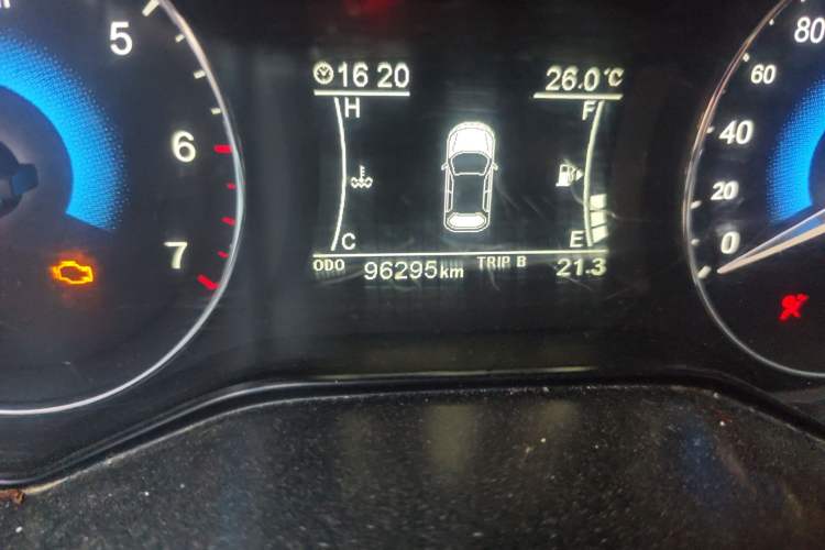 Used Dongfeng Fengon 580 2016 1.5T Manual Luxury Edition Odometer Close Up