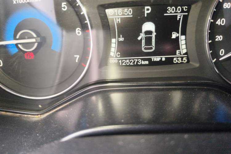 Used Dongfeng Fengon 580 2016 Revised Version 1.5T CVT Luxury Edition Odometer Close Up