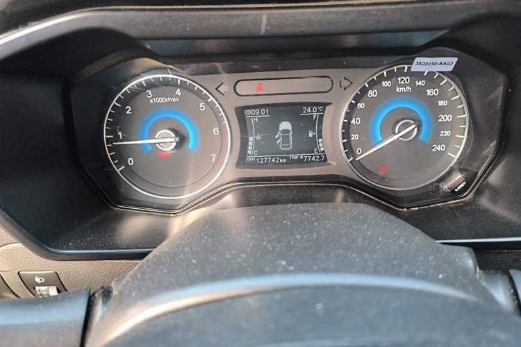 Used Dongfeng Fengon 580 2016 1.5T Manual Luxury Edition Odometer Close Up