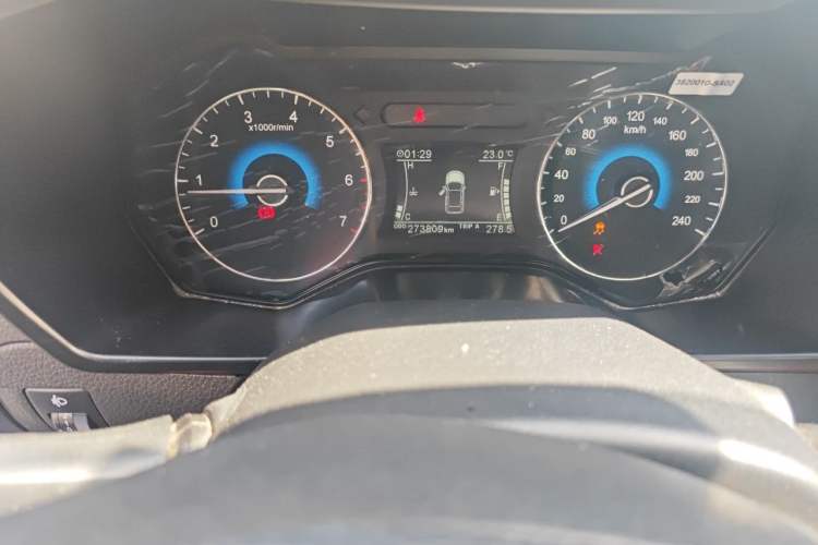 Used Dongfeng Fengon 580 2016 1.5T Manual Luxury Edition Odometer Close Up