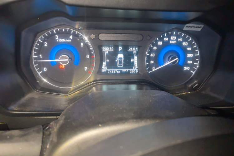 Used Dongfeng Fengon 580 2016 Revised Version 1.5T CVT Luxury Edition Odometer Close Up