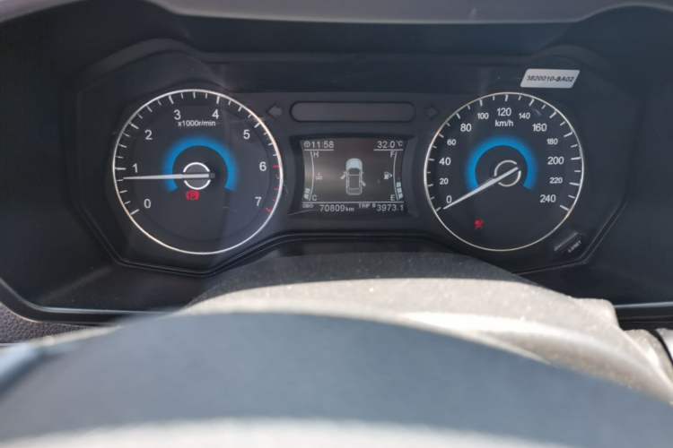 Used Dongfeng Fengon 580 2016 1.5T Manual Luxury Edition Odometer Close Up