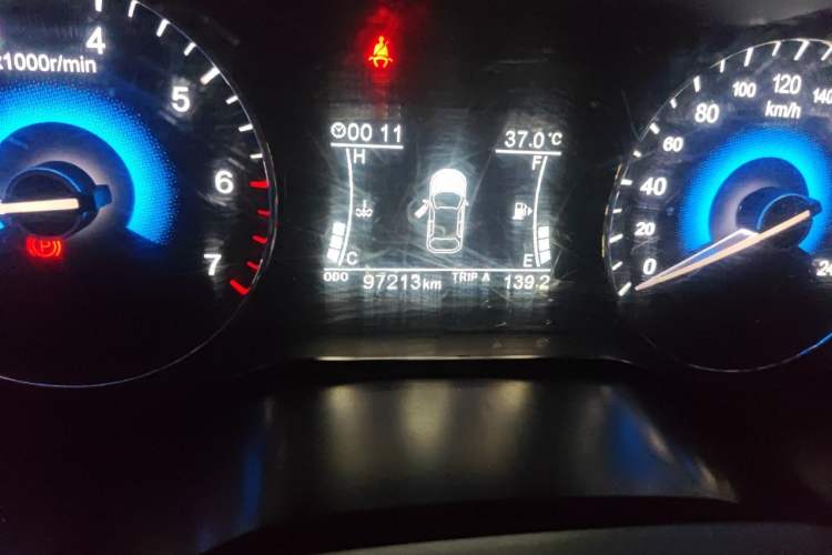 Used Dongfeng Fengon 580 2016 1.8L Manual Comfort Model Odometer Close Up