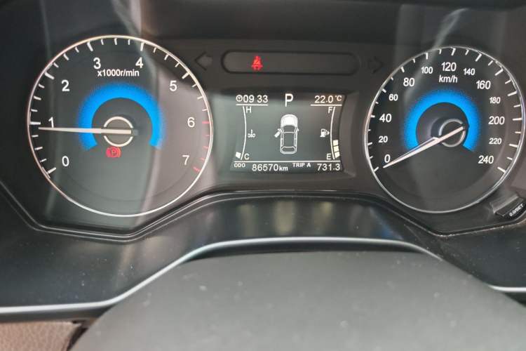 Used Dongfeng Fengon 580 2016 1.5T CVT Luxury Model Odometer Close Up