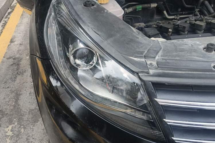 Used Dongfeng Fengon 580 2016 Revised Version 1.5T CVT Luxury Edition Right Front Headlight