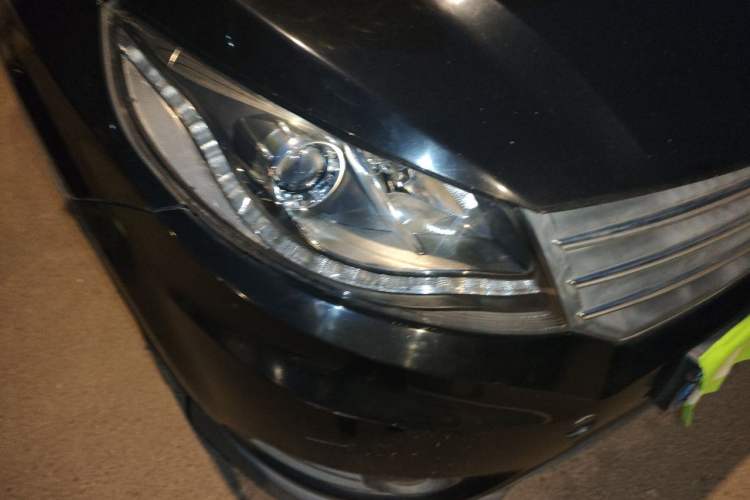 Used Dongfeng Fengon 580 2016 1.8L Manual Comfort Model Right Front Headlight