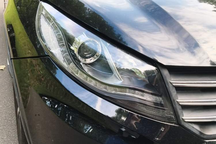 Used Dongfeng Fengon 580 2016 1.5T Manual Luxury Edition Right Front Headlight