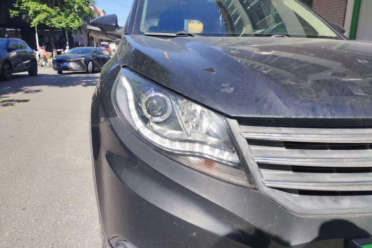 Used Dongfeng Fengon 580 2016 1.5T Manual Luxury Edition Right Front Headlight