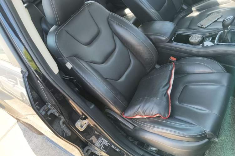 Used Dongfeng Fengon 580 2016 1.5T Manual Luxury Edition Right Front Seat