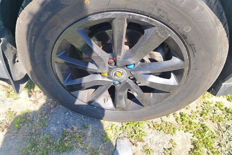 Used Dongfeng Fengon 580 2016 Revised Version 1.5T CVT Luxury Edition Right Front Wheel Hub