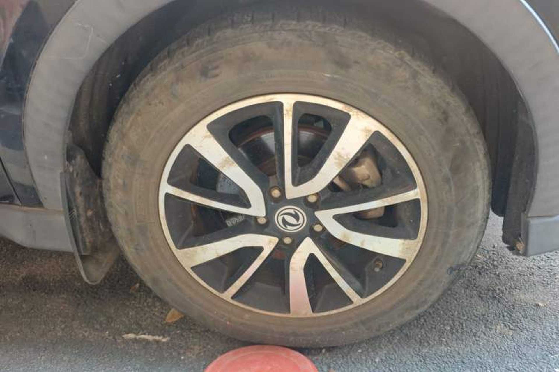 Used Dongfeng Fengon 580 2016 1.5T Manual Luxury Edition Right Front Wheel Hub