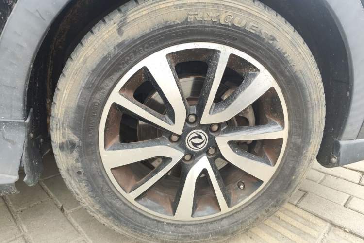 Used Dongfeng Fengon 580 2016 1.5T Manual Luxury Edition Right Front Wheel Hub