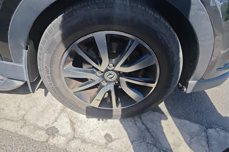 Used Dongfeng Fengon 580 2016 1.5T Manual Luxury Edition Right Front Wheel Hub