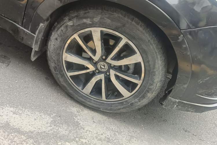 Used Dongfeng Fengon 580 2016 Revised Version 1.5T CVT Luxury Edition Right Front Wheel Hub