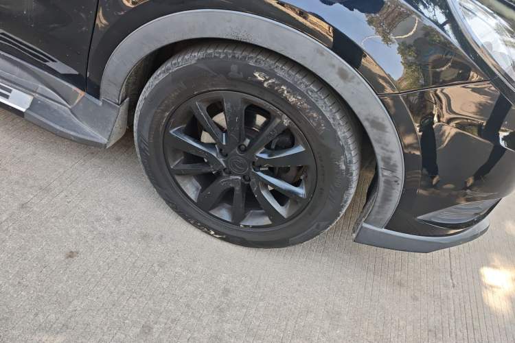 Used Dongfeng Fengon 580 2016 1.5T Manual Luxury Edition Right Front Wheel Hub