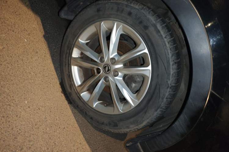 Used Dongfeng Fengon 580 2016 1.8L Manual Comfort Model Right Front Wheel Hub