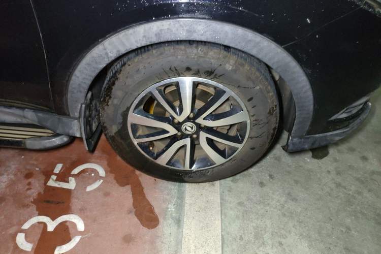 Used Dongfeng Fengon 580 2016 1.5T CVT Luxury Model Right Front Wheel Hub
