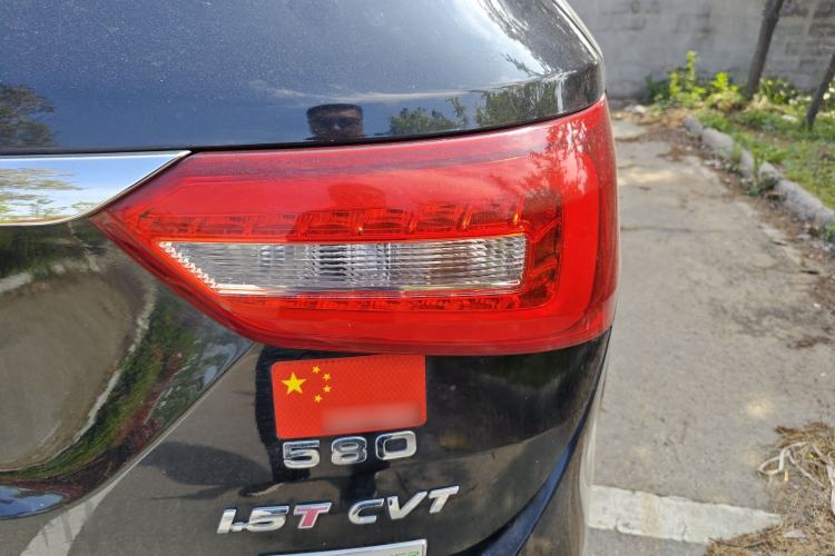 Used Dongfeng Fengon 580 2016 Revised Version 1.5T CVT Luxury Edition Right Rear Taillight