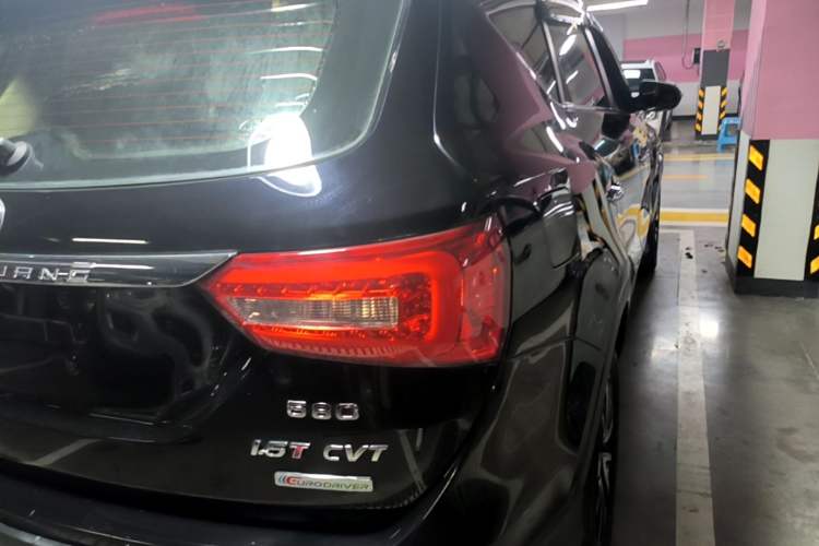 Used Dongfeng Fengon 580 2016 Revised Version 1.5T CVT Luxury Edition Right Rear Taillight