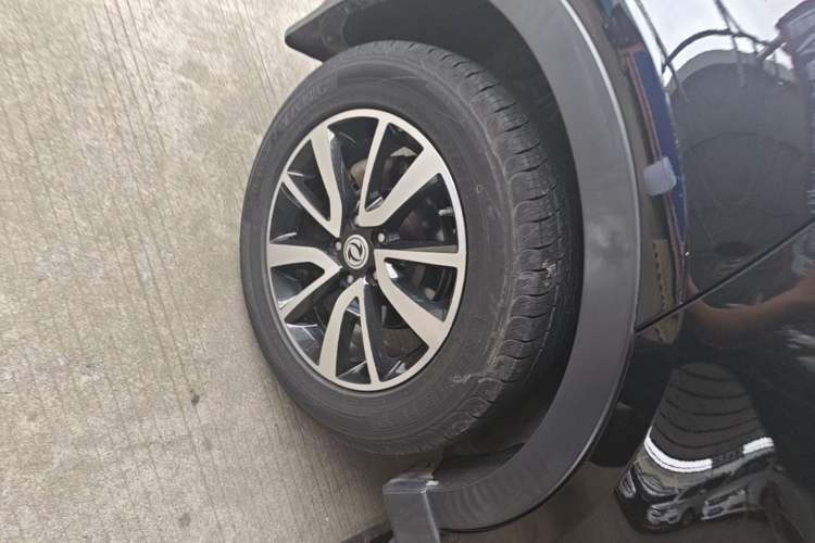 Used Dongfeng Fengon 580 2016 Revised Version 1.5T CVT Luxury Edition Right Rear Wheel Hub