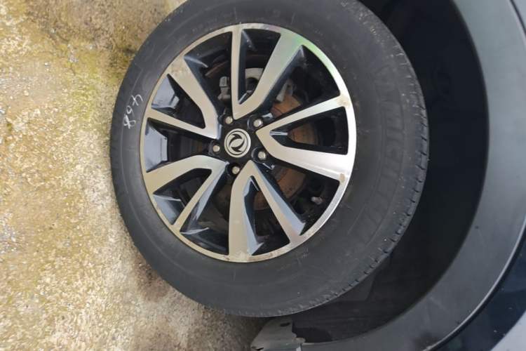 Used Dongfeng Fengon 580 2016 Revised Version 1.5T CVT Luxury Edition Right Rear Wheel Hub