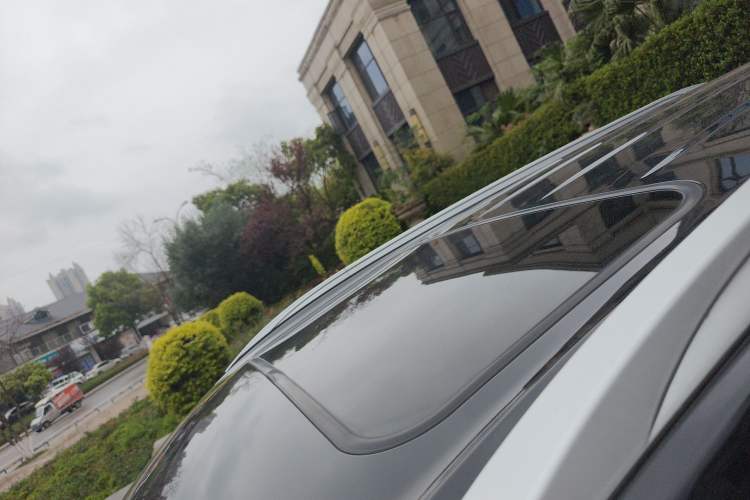 Used Dongfeng Fengon 580 2016 Revised Version 1.5T CVT Luxury Edition Roof