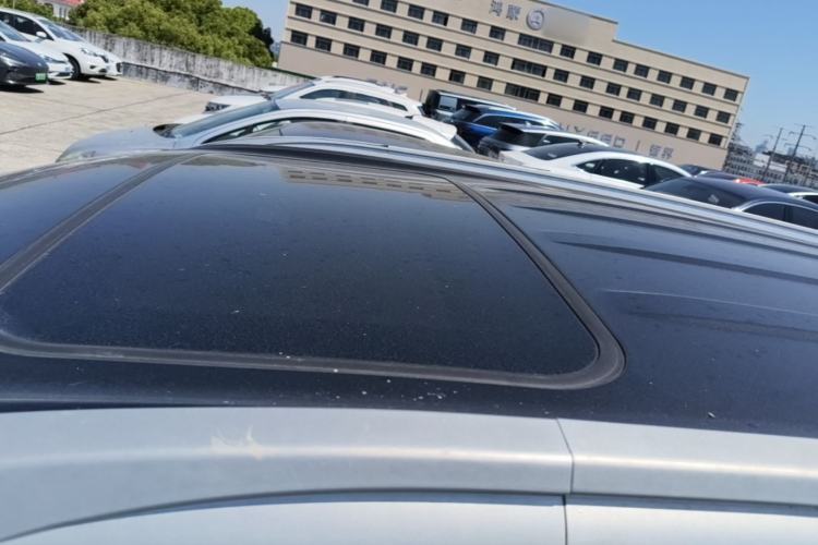 Used Dongfeng Fengon 580 2016 1.5T Manual Luxury Edition Roof