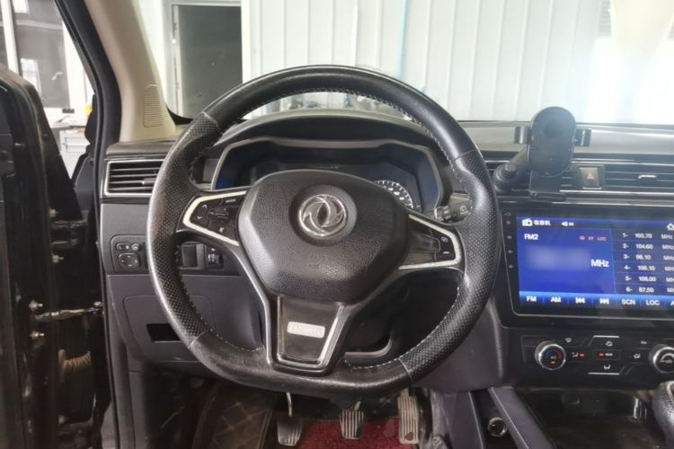 Used Dongfeng Fengon 580 2016 1.5T Manual Luxury Edition Steering Wheel