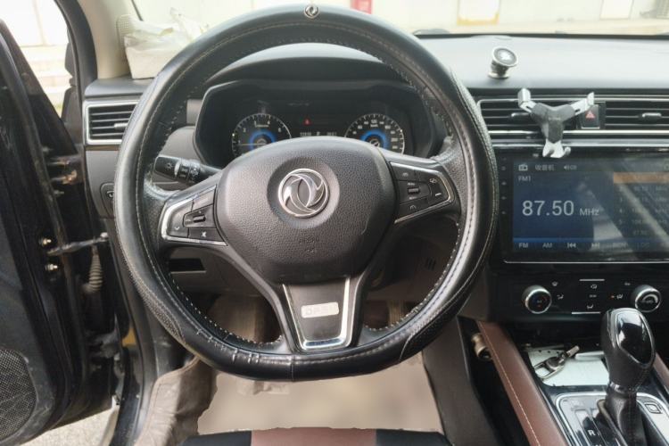 Used Dongfeng Fengon 580 2016 Revised Version 1.5T CVT Luxury Edition Steering Wheel