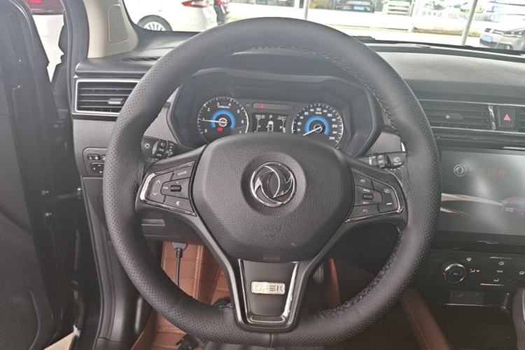 Used Dongfeng Fengon 580 2016 Revised Version 1.5T CVT Luxury Edition Steering Wheel
