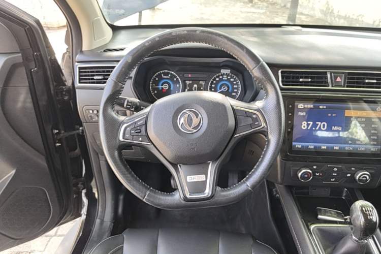 Used Dongfeng Fengon 580 2016 1.5T Manual Luxury Edition Steering Wheel