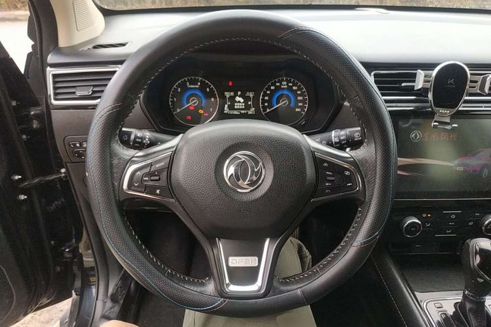 Used Dongfeng Fengon 580 2016 Revised Version 1.5T CVT Luxury Edition Steering Wheel