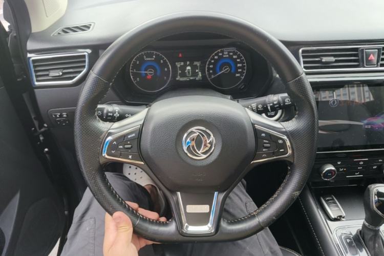 Used Dongfeng Fengon 580 2016 Revised Version 1.5T CVT Luxury Edition Steering Wheel