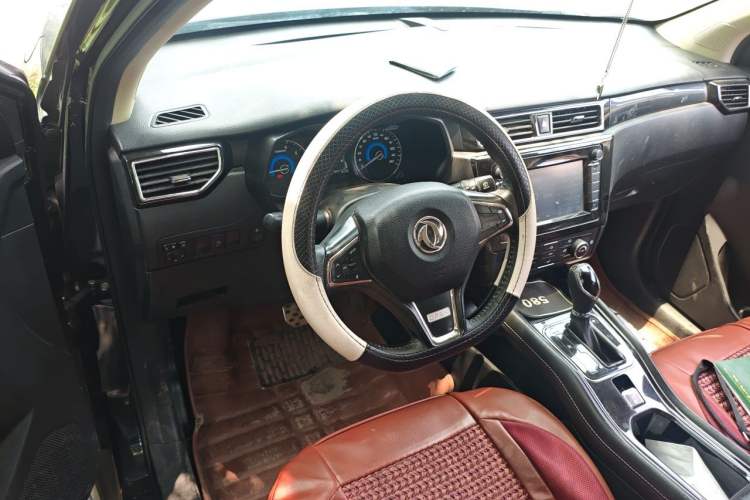 Used Dongfeng Fengon 580 2016 Revised Version 1.5T CVT Comfort Edition Steering Wheel