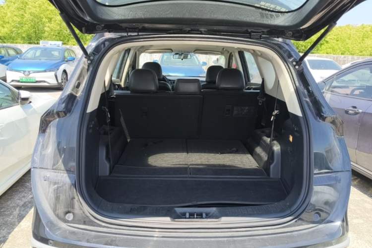 Used Dongfeng Fengon 580 2016 1.5T Manual Luxury Edition Trunk