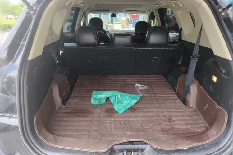 Used Dongfeng Fengon 580 2016 1.5T Manual Luxury Edition Trunk