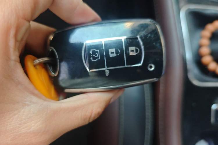 Used Dongfeng Fengon 580 2016 1.5T Manual Luxury Edition Vehicle Key